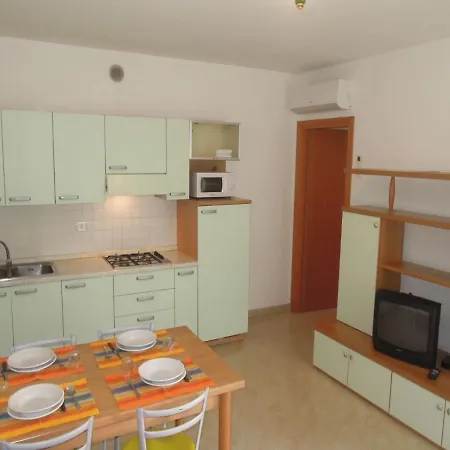 Lovely And Cozy Beachside Flat-beahost